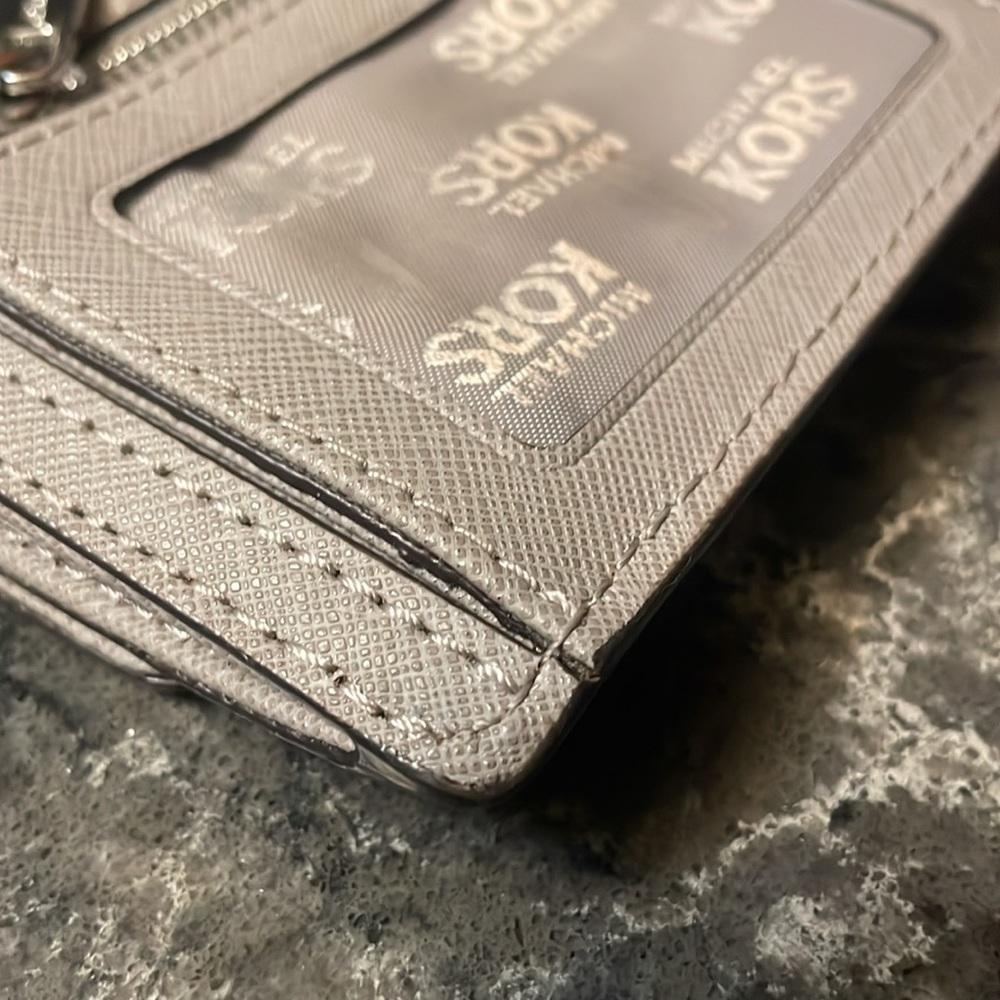 * Michael Kors Compact Wallet - Picture 6 of 13